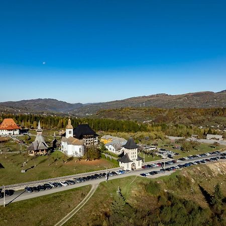 Casa Izvorul Negru Moisei Bed & Breakfast Dış mekan fotoğraf