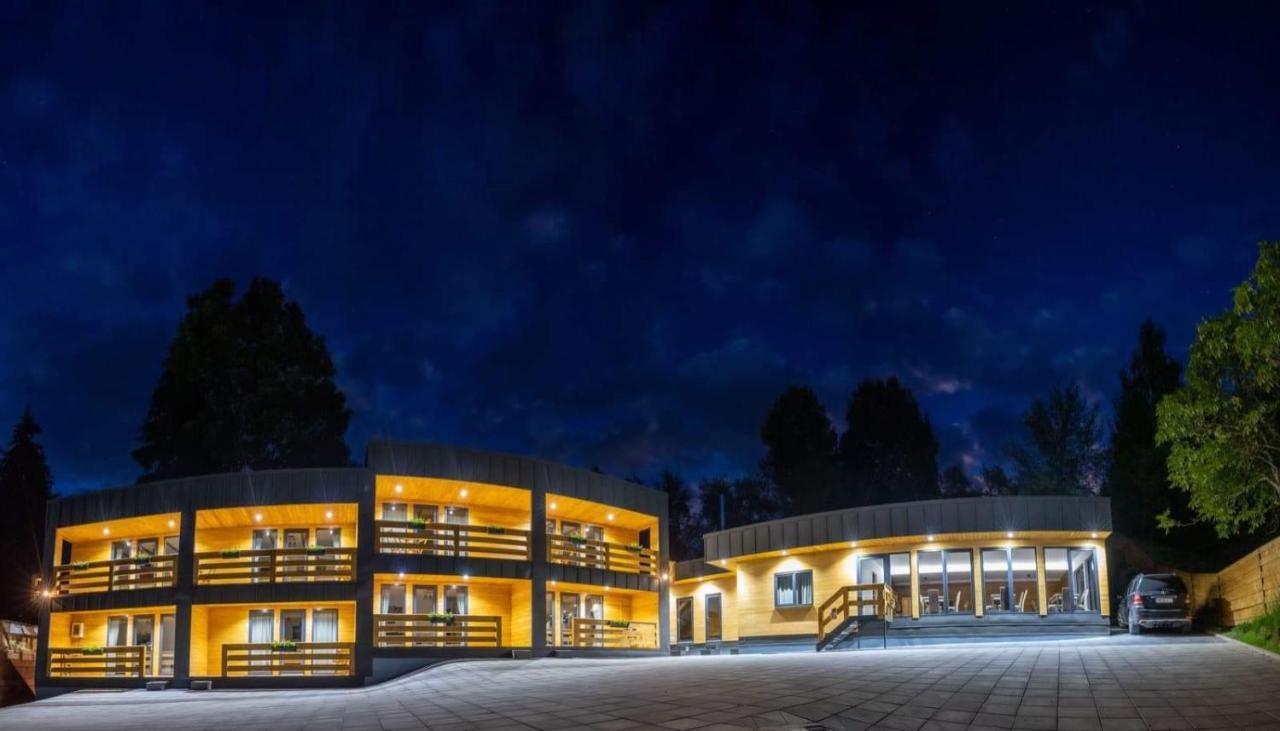 Casa Izvorul Negru Moisei Bed & Breakfast Dış mekan fotoğraf