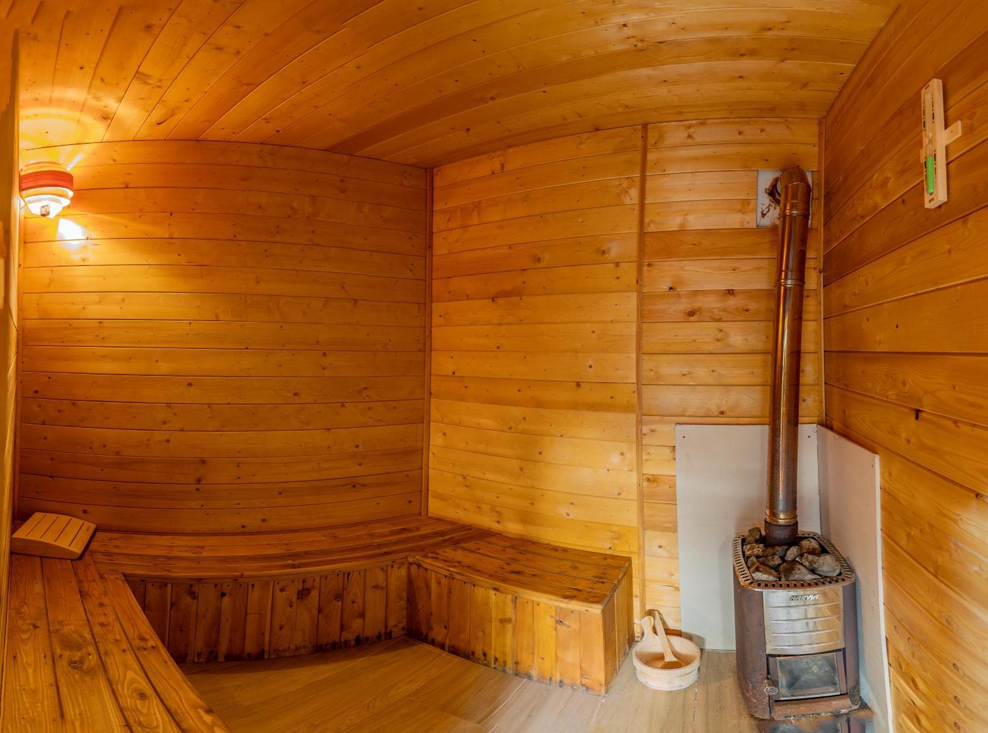 Casa Izvorul Negru Moisei Bed & Breakfast Dış mekan fotoğraf