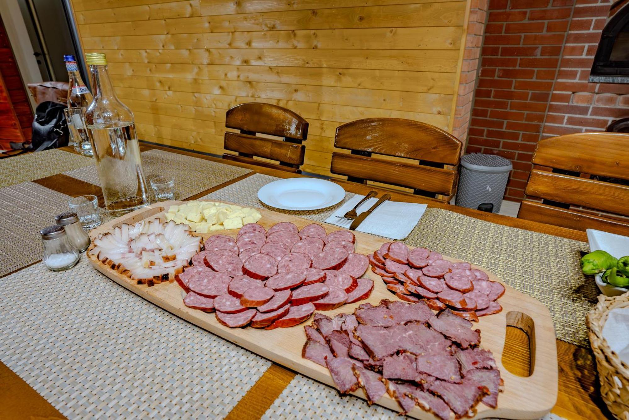 Casa Izvorul Negru Moisei Bed & Breakfast Dış mekan fotoğraf
