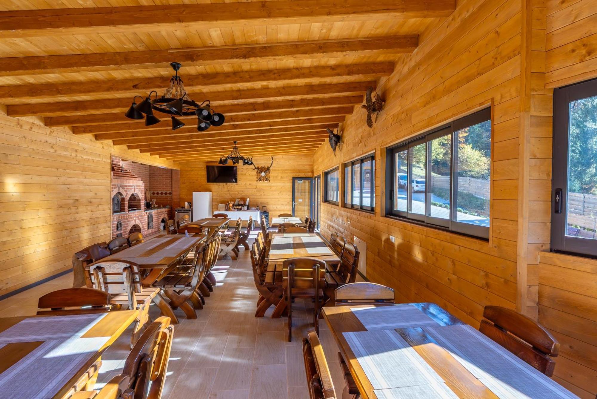 Casa Izvorul Negru Moisei Bed & Breakfast Dış mekan fotoğraf